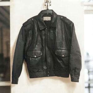 Leather Black Bomber Jacket with Ribbed Cuffs and Structured Shoulders